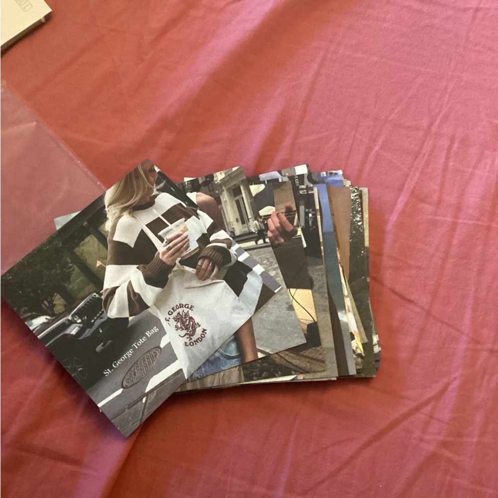 BRANDY MELVILLE cards 25 peices